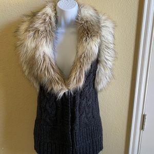 Ann Taylor loft faux fur Cable knit sweater vest